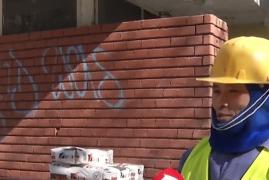 Firmele caută angajaţi în Asia. Pe un şantier din Bucureşti, lucrează zeci de vietnamezi