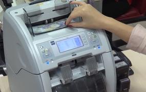 Foarte mulţi români fac Paştele pe datorie! La ce metode recurg oamenii, pentru a avea bani de sărbători