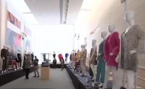 Liza Minelli îşi scoate la licitaţie costumele purtate în filmul "Cabaret"