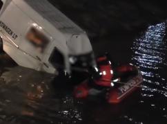 Mașina scufundată, capcană mortală pentru cele nouă suflete din Mureş. Ipoteza şocantă a experţilor