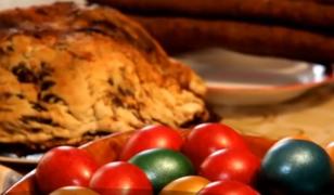 Pasca făcută pe vatră la Certeze îi aduce pe români acasă de Paşte