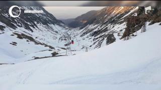 Clipe de panică la Bâlea. Zeci de turişti, printre care şi copii, au rămas blocaţi în telecabine