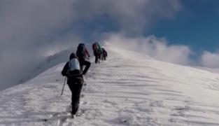 Clipe dramatice în Munţii Făgăraş. A început operaţiunea de recuperare a cadavrelor celor trei turişti