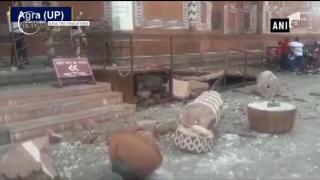 O furtună cu grindină a făcut ravagii în India. 15 oameni au murit, iar monumentul Taj Mahal a fost grav avariat