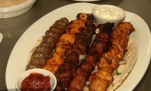 Sushi, humus sau quesadilla, noile alegeri culinare ale românilor care dau bucătăria tradiţională pe un meniu cât mai diversificat