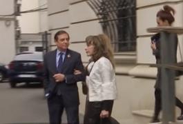 Prinţul Paul şi prinţesa Lia, autointitulaţi "ai României", au cerut să vorbească în engleză la procesul în care sunt acuzaţi