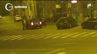 Atac violent filmat în faţa unui bar din Dej