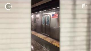 O ploaie torenţială a format o adevărată cascadă la metroul din New York