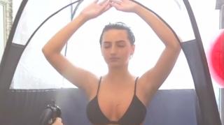 Pregătiri pentru vacanţă. Cum obţii un bronz perfect și sănătos în doar 15 minute