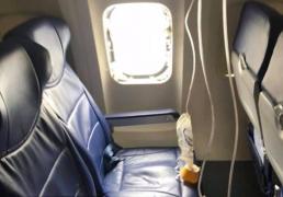 O femeie a murit după ce a fost aspirată dintr-un avion al cărui motor a explodat în zbor, între New York şi Dallas