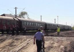 Un tren de călători şi unul de marfă au fost aproape de a se ciocni fontal, în apropiere de Arad