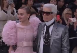 Modelele îl pun la zid pe Karl Lagerfeld, şeful departamentului de creaţie al celebrei case de modă Chanel