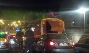 Angajat al companiei de apă din Sibiu, la un pas să fie strivit între două maşini din cauza unui şofer băut