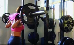 Sălile de forţă, luate cu asalt de sexul frumos! Tot mai multe femei au trecut la sporturi bărbăteşti