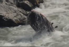 Video dramatic: instructor de rafting mort, după ce o barcă s-a răsturnat în Jiu