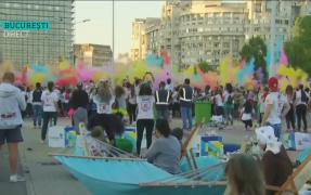 Color Run 2018, cursa din București, cu 10 mii de tineri, încheiată cu o bătaie a culorilor