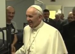Papa Francisc, gest impresionant de ziua lui! A dăruit 3000 de îngheţate persoanelor fără adăpost