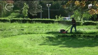 Peste trei mii de yoghini se pregătesc de marile spirale, la Băile Herculane. Tabăra MISA a început deja