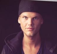 Misterul morții lui Avicii se adâncește. Acum, familia spune că DJ-ul s-ar fi sinucis!