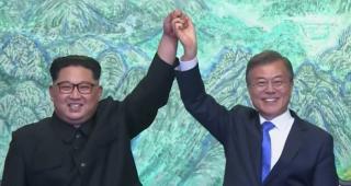 Ce spun experţii în limbajul corpului despre întâlnirea istorică dintre cei doi lideri coreeni