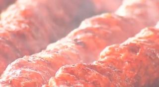 Micii cu bere, la putere de 1 Mai. Cel mai mare mic a măsurat 156 de metri!