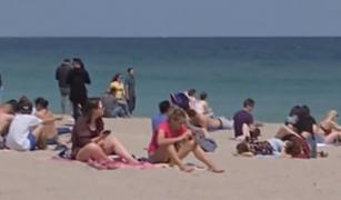 Petrecerea continuă, în Vama Veche. A început cea de-a doua zi de distracţie