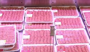 În patru zile de vacanţă, românii mănâncă mici cât pentru o lună întreagă