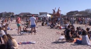 Distracție de 1 Mai, după buget. În Vama Veche, unde sunt peste 17 mii de turiști, distracția e mai ieftină