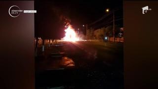 Un camion a luat foc în mers pe un drum naţional din Dâmboviţa
