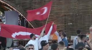 Vacanţa în Mamaia se încheie în stil mare. Un cetățean turc a plătit pe o sticlă de șampanie 50.000 lei