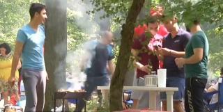 Românul, regele grătarului. Fumul grătarelor s-a ridicat peste pădurile din toată țara, de 1 Mai