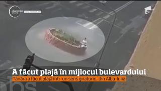 O tânără din Alba Iulia a devenit vedetă pe Facebook, după ce şi-a ales un loc neobişnuit ca să facă plajă