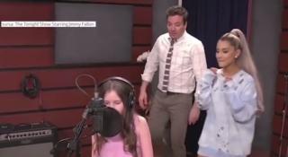 Ariana Grande le-a făcut o surpriză uriaşă celor mai înfocaţi fani ai săi