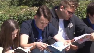 Primăria din Botoşani a început un proiect inedit: mini-biblioteci în aer liber