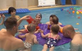 Înotul de la vârste fragede, recomandat de specialiştii din toată lumea