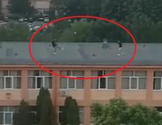 Anchetă după partida de tenis de picior de pe acoperişul unei şcoli din Piteşti