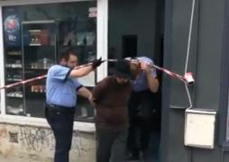 Un arhitect din Bucureşti s-a deghizat în preot şi a încercat să jefuiască un magazin de bijuterii