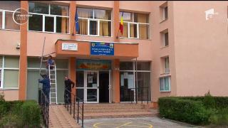 Școală din Piteşti, amendată pentru discriminare în cazul unui copil diagnosticat cu ADHD