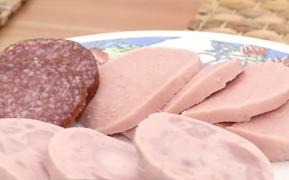 Crenvurştii, şunca sau pateul ar urma să-şi schimbe denumirea, dacă nu conţin 95% carne
