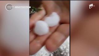 Grindină mare cât oul de porumbel, în mai multe judeţe din Moldova