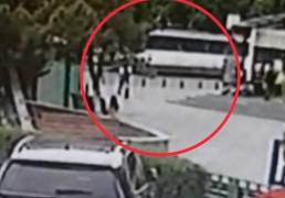 Accident teribil în Bucureşti. O mamă a fost mutilată de un tramvai sub ochii propriului copil