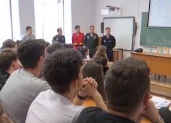 Se caută piloți pentru aeronavele militare