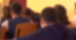 Eleva lovită de învăţătoare cu capul de tablă până la leşin, din nou la spital