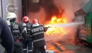 Un incendiu a izbucnit la un centru de dezmembrări auto, din localitatea Pleșa