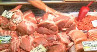 Carne cu antibiotice în România. Medicamente găsite în sute de kilograme de carne, chiar şi în miere