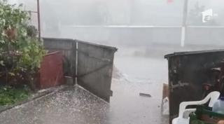 Prăpăd la Botoşani, după grindina care s-a abătut peste întregul judeţ!