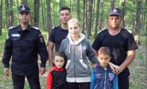 Culesul de ciuperci s-a transformat într-o aventură riscantă pentru o mamă şi copiii ei, un băiat de 8 ani şi o fată de 7
