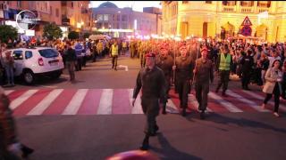 Retragere cu torte, in ajunul Zilei Eroilor