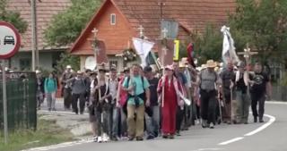 Pelerinaj pentru Rusaliile catolicilor. Sute de credincioși vin de la mai bine de 1.000 de kilometri