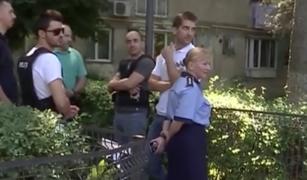 Anchetă în cazul morţii cetățeanului indian care a sărit de la etaj pentru a scăpa de doi hoţi români